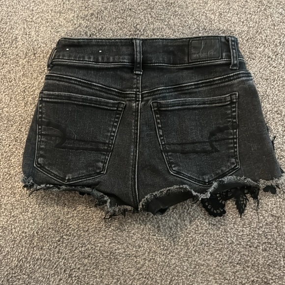 Size 0 American eagle super stress black jean shorts - Picture 2 of 5